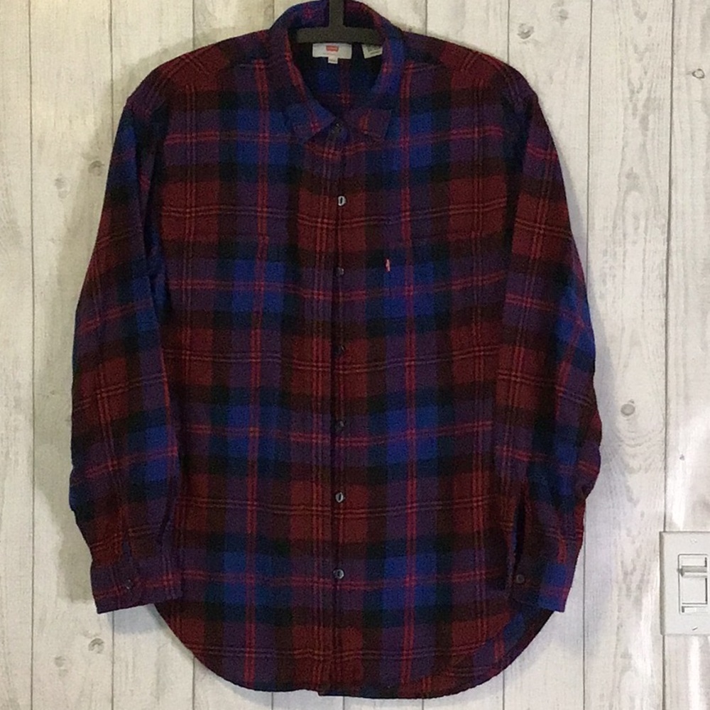 GUC Women’s XS (fits more like M) Flannel Levi’s Shirt